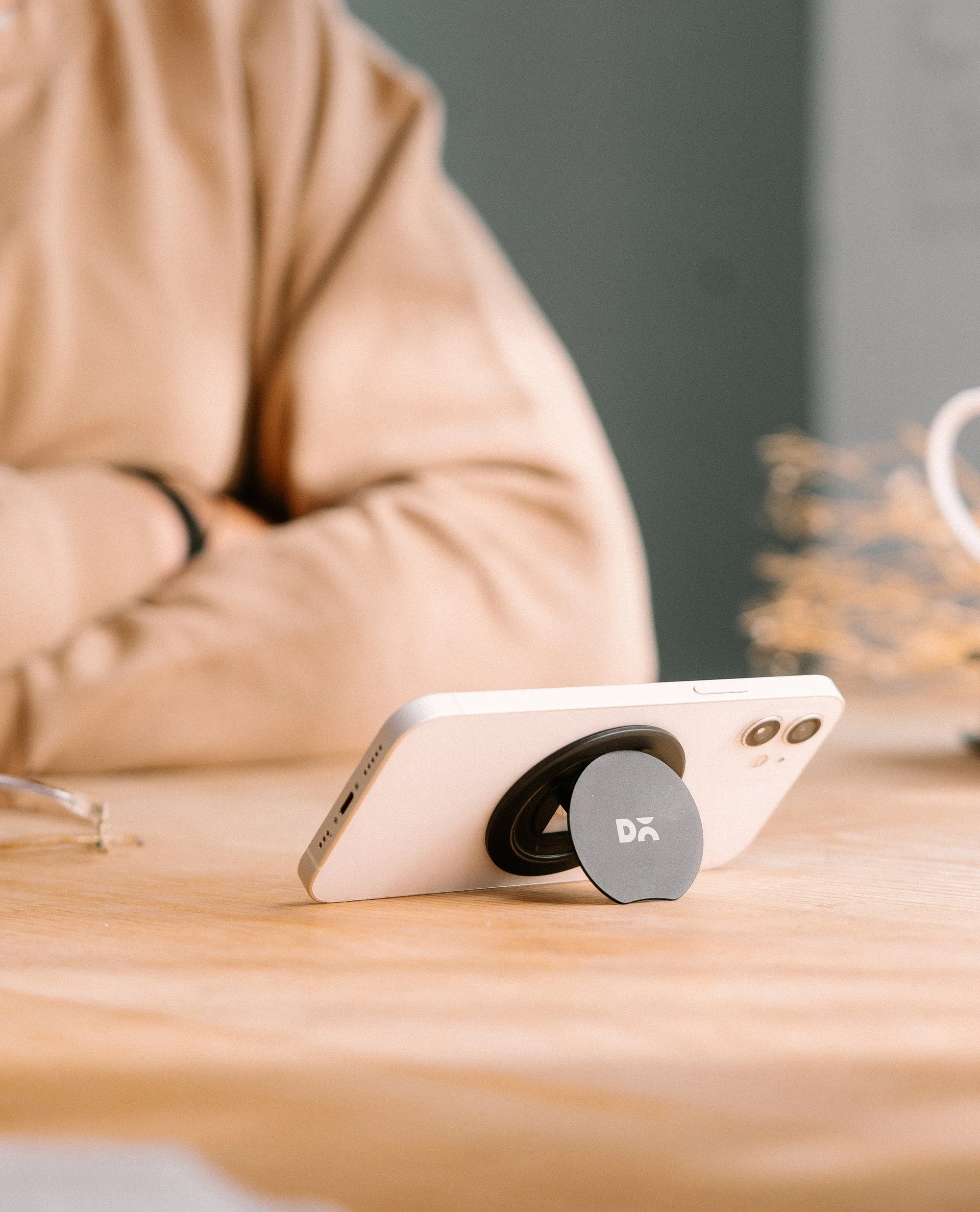 Moto Magsafe Phone Grip - Image 3