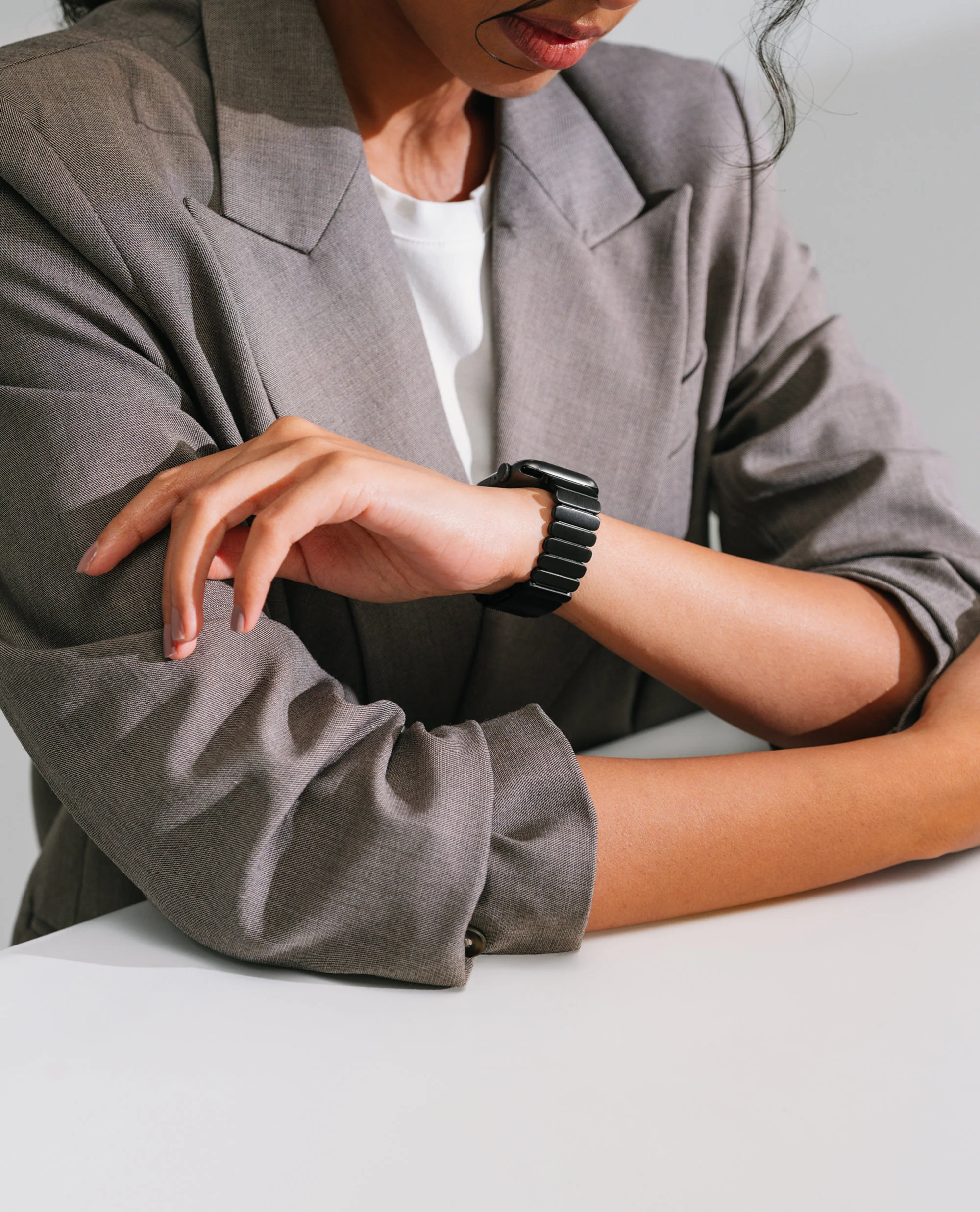 Noir Link Steel Apple Watch Band - Image 2