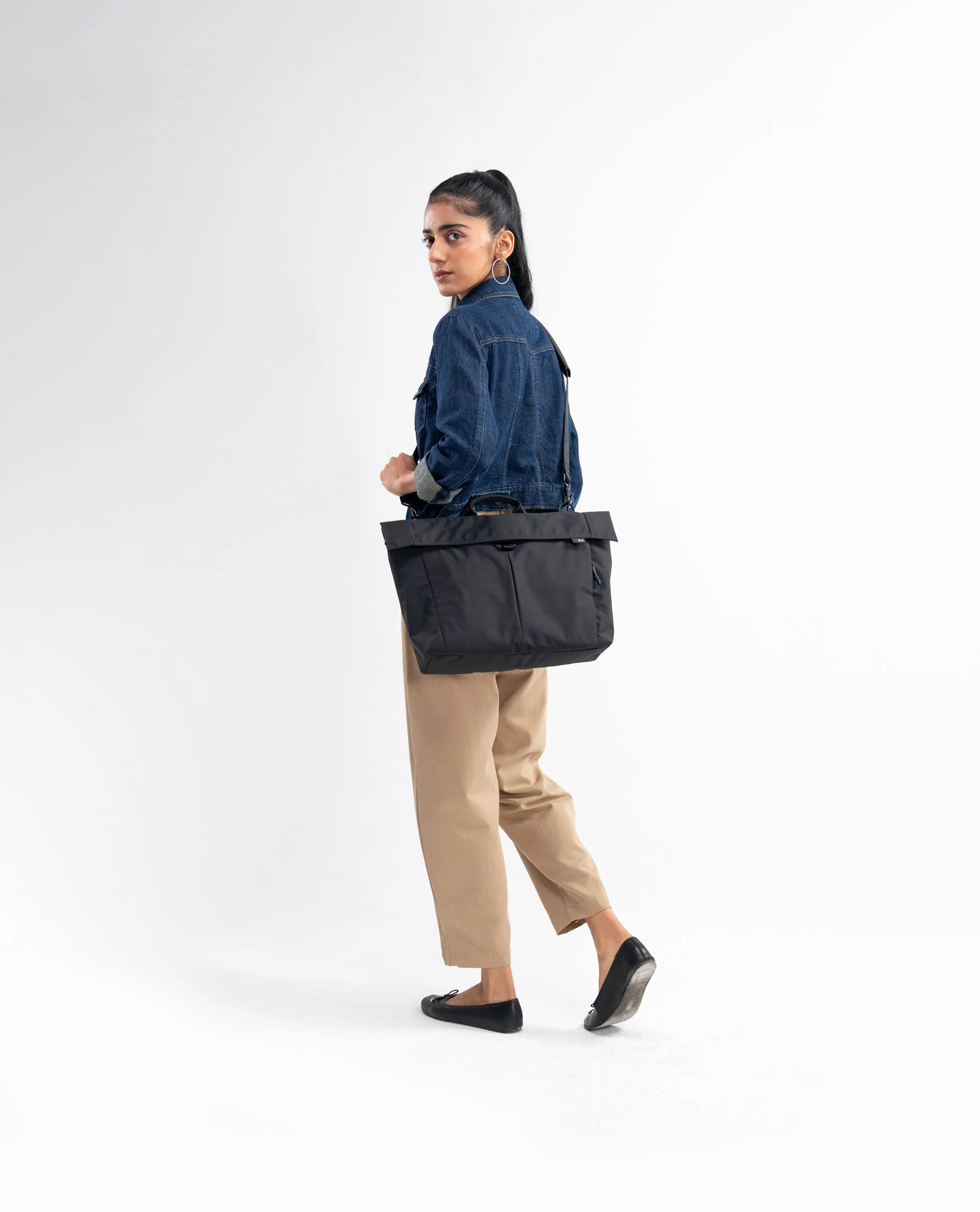 Pivot Messenger Bag - Image 3