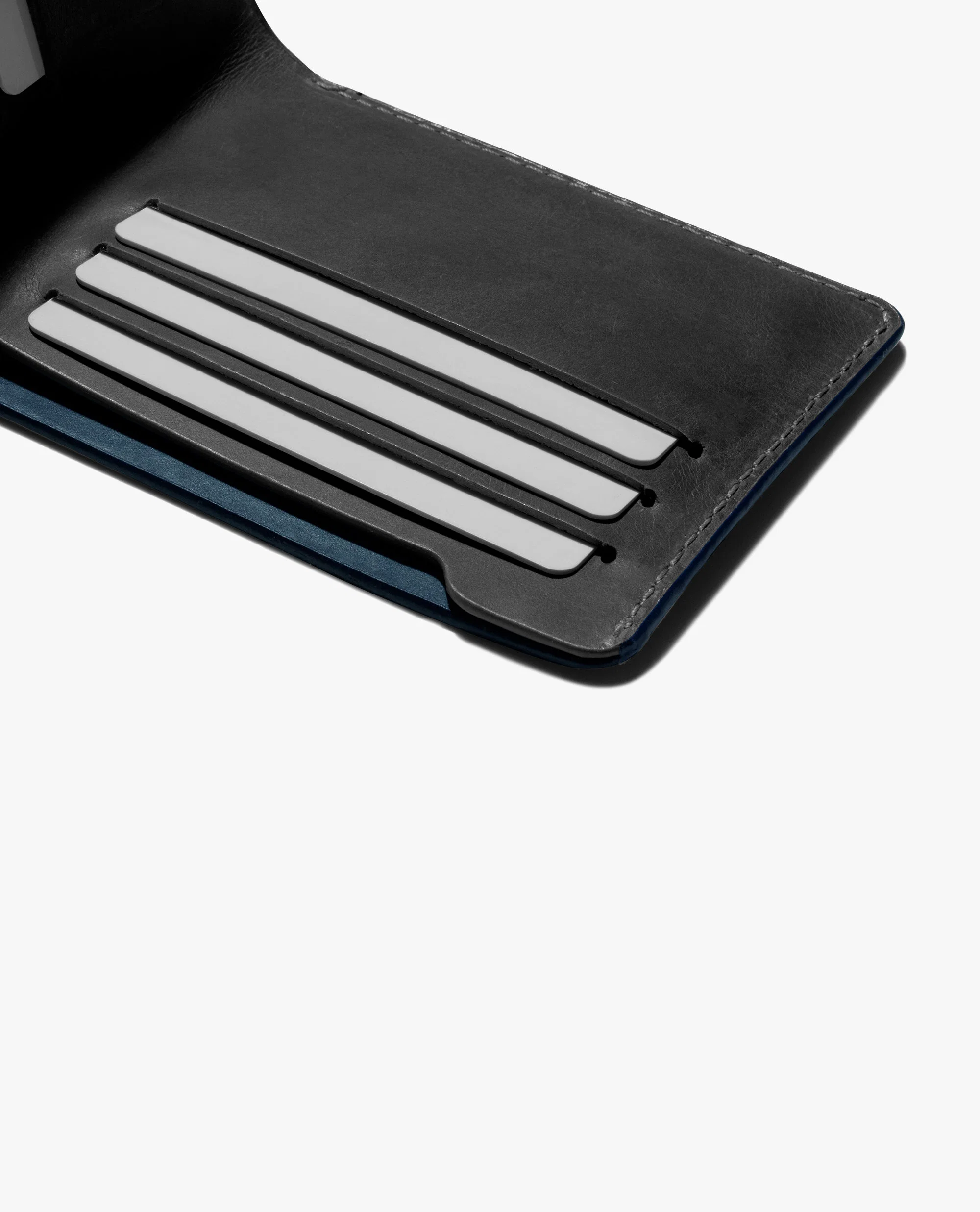 UrbanGentleman Leather Men's Wallet - Image 4